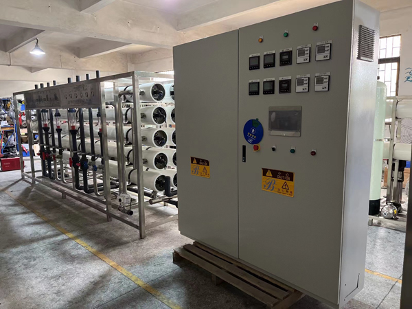 超纯水中的TOC如何降到小于5PPb？